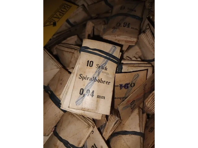 Lot 105 - schroeven, boren en slot - afbeelding 5 van  5