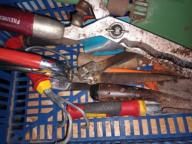 Lot 105 - tuingereedschap. 12 stuks - afbeelding 3 van  4