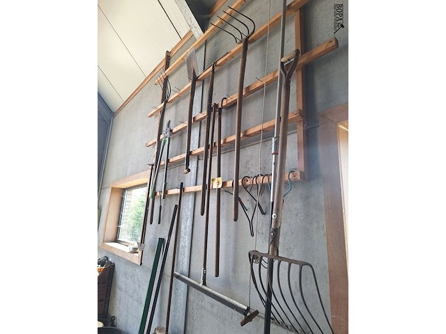 Lot 105 - tuingereedschap. 20 stuks - afbeelding 2 van  5