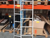 Lot 106 - aluminium ladders. 2 stuks - afbeelding 1 van  3