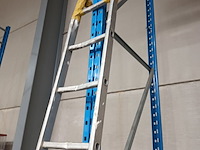Lot 106 - aluminium ladders. 2 stuks - afbeelding 3 van  3