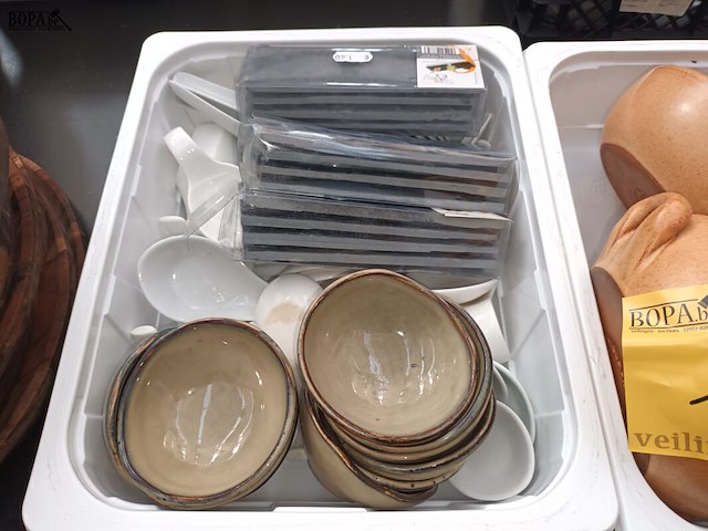 Lot 106 - apero potjes en ovenkommen - afbeelding 2 van  4