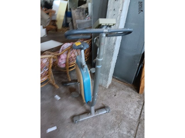 Lot 106 - domyos hometrainer - afbeelding 1 van  3