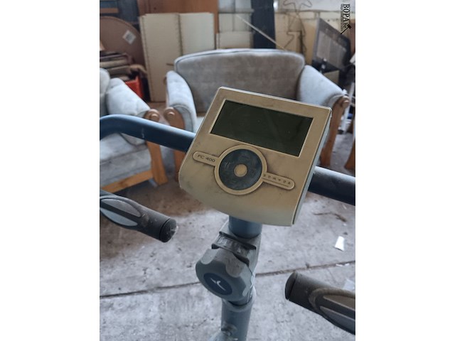 Lot 106 - domyos hometrainer - afbeelding 2 van  3