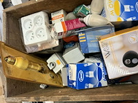 Lot 106 - electrisch toebehoren; lampen, bewegingssensor, ledlampen ni - afbeelding 3 van  6