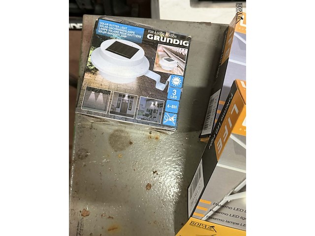 Lot 106 - electrisch toebehoren; lampen, bewegingssensor, ledlampen ni - afbeelding 5 van  6