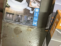 Lot 106 - electrisch toebehoren; lampen, bewegingssensor, ledlampen ni - afbeelding 5 van  6