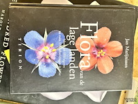 Lot 106 - flora van de lage landen 1300 soorten en 1700 afbeeldingen - afbeelding 1 van  7