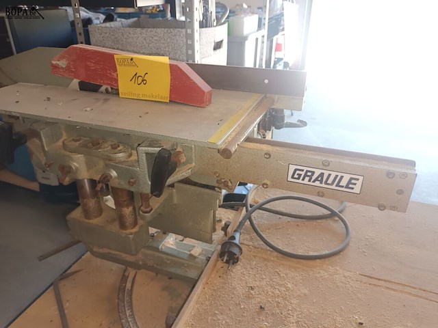 Lot 106 - graule zaagmachine op onderstel - afbeelding 1 van  4
