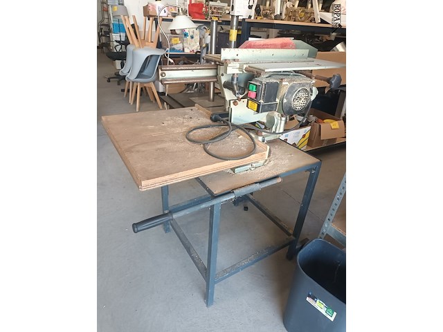 Lot 106 - graule zaagmachine op onderstel - afbeelding 2 van  4