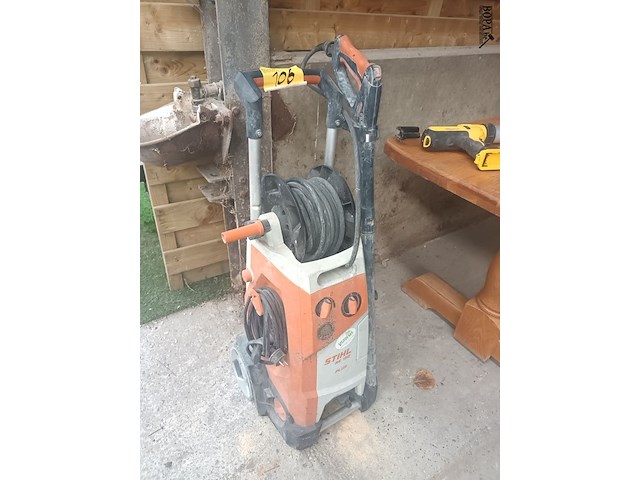 Lot 106 - hogedrukreiniger stihl - afbeelding 2 van  3
