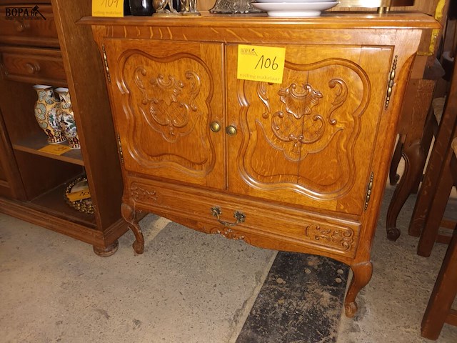 Lot 106 - houten kast - afbeelding 2 van  4