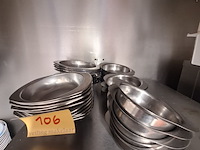 Lot 106 - inox kommetjes. 41 stuks - afbeelding 1 van  1