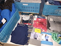 Lot 106 - kledij. 13 stuks - afbeelding 1 van  4