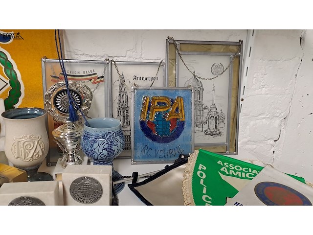 Lot 106 - lot diversen politie/ipa - afbeelding 4 van  4