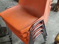 Lot 106 - oranje virco vintage stoelen verchroomd frame - 4 stuks - afbeelding 2 van  4