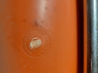 Lot 106 - oranje virco vintage stoelen verchroomd frame - 4 stuks - afbeelding 4 van  4