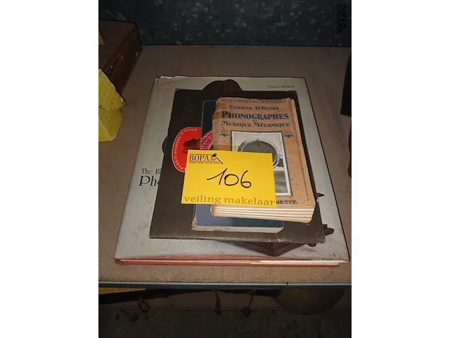 Lot 106 - oude boeken over grammofoon. 4 stuks - afbeelding 1 van  4