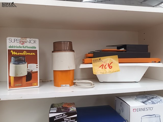 Lot 106 - retro keukentoestellen - 3 stuks - afbeelding 1 van  3