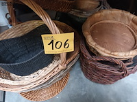 Lot 106 - rieten mandjes. 32 stuks - afbeelding 5 van  5