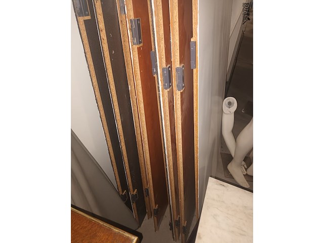 Lot 106 - wandpanelen voor winkel. 8 stuks - afbeelding 2 van  3