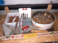 Lot 106 - werkmateriaal - afbeelding 1 van  3