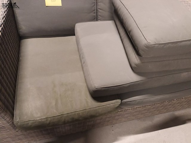 Lot 106 - wicker zetel met kussens - afbeelding 4 van  4