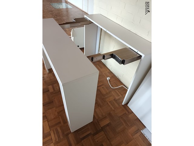 Lot 106 - witte uittrekbare console tafel - afbeelding 4 van  4