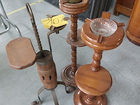 Lot 107 - asbakstandaarden, 3 stuks - afbeelding 1 van  2