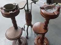 Lot 107 - asbakstandaarden, 3 stuks - afbeelding 2 van  2