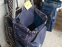 Lot 107 - boodschappen trolley. 5 stuks - afbeelding 2 van  4