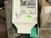 Lot 107 - diverse verlichtingsarmaturen en - producten: oa spotjes geb - afbeelding 2 van  5