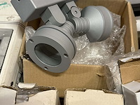 Lot 107 - diverse verlichtingsarmaturen en - producten: oa spotjes geb - afbeelding 3 van  5