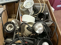 Lot 107 - diverse verlichtingsarmaturen en - producten: oa spotjes geb - afbeelding 5 van  5