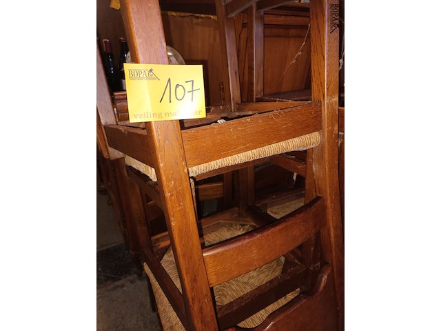 Lot 107 - eetkamerstoelen. 6 stuks - afbeelding 3 van  4