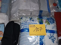 Lot 107 - herenkledij en deken. 15 stuks - afbeelding 4 van  4