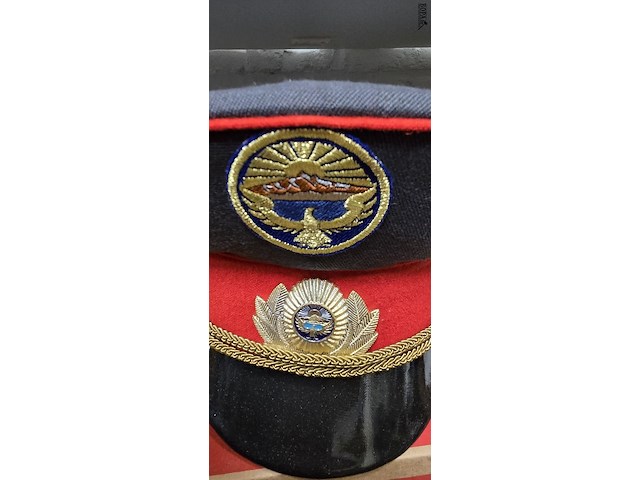 Lot 107 - kirgizië 2 kepies - afbeelding 4 van  4