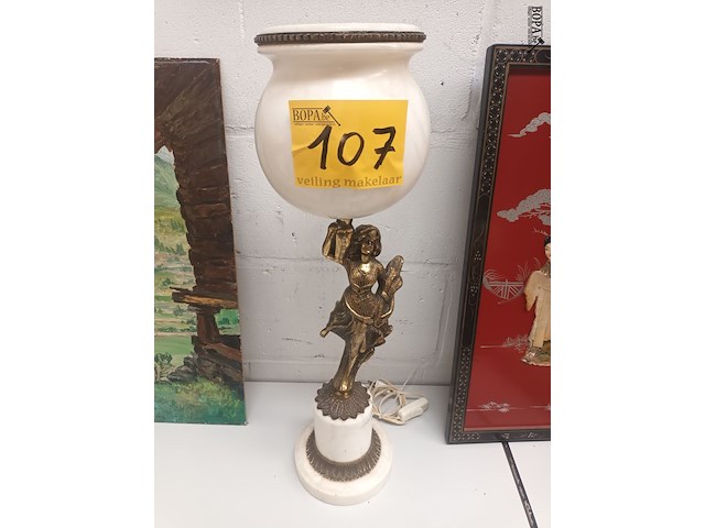Lot 107 - lampedair - afbeelding 1 van  4