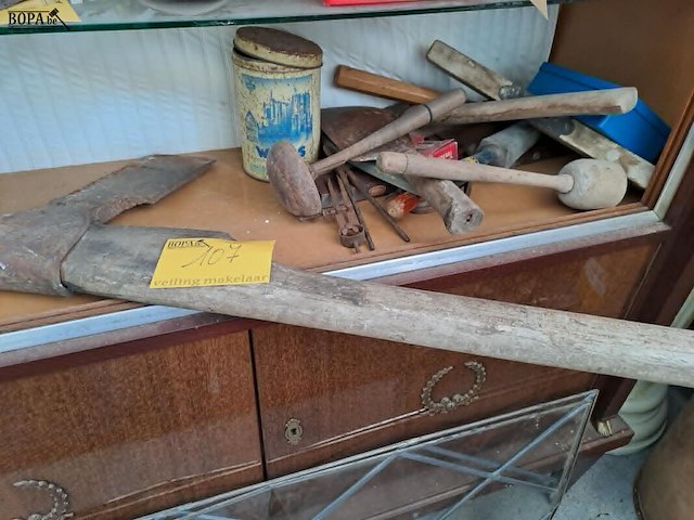 Lot 107 - lot antieken werkmateriaal - afbeelding 1 van  4