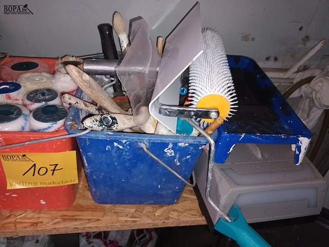 Lot 107 - lot schildersmateriaal - afbeelding 2 van  4