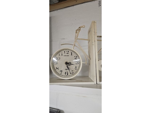 Lot 107 - metalen fiets boekensteunen - afbeelding 2 van  3