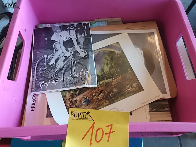 Lot 107 - oude prenten en boekjes. 1 bak - afbeelding 3 van  3