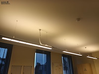 Lot 107 - plafondverlichting - afbeelding 2 van  2