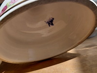 Lot 107 - porseleinen setje rozenmotief - afbeelding 5 van  5