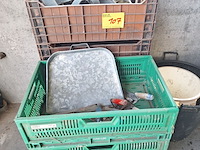 Lot 107 - pvc stapelbakken en kuipen. 23 stuks - afbeelding 1 van  3