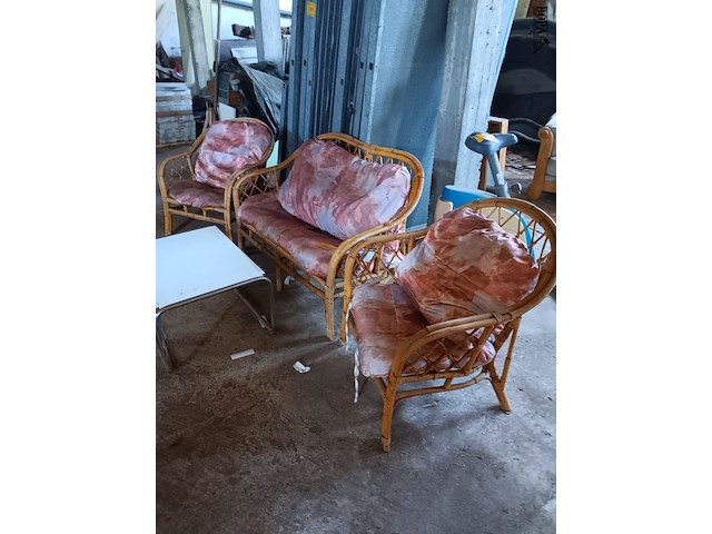 Lot 107 - rieten tuinsetje - afbeelding 1 van  4