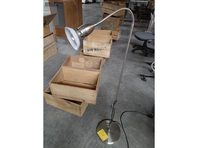 Lot 107 - vintage lumenform vloerlamp '70 - afbeelding 1 van  3