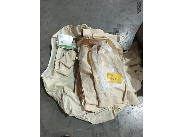 Lot 107 - zeil voor partytent - afbeelding 3 van  3