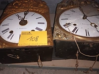 Lot 108 - comtoise klokken. 2 stuks