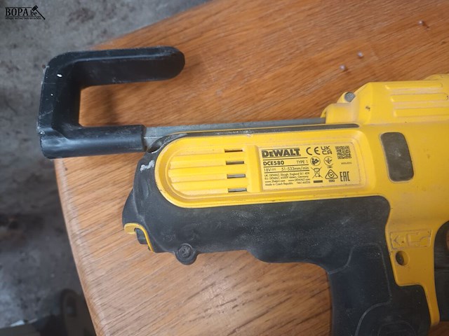 Lot 108 - dewalt accu siliconepomp - afbeelding 2 van  3